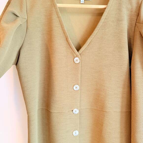 Madewell Texture & Thread Crepe Balloon-Sleeve Button-Front Dress in Olive Large - Picture 3 of 7